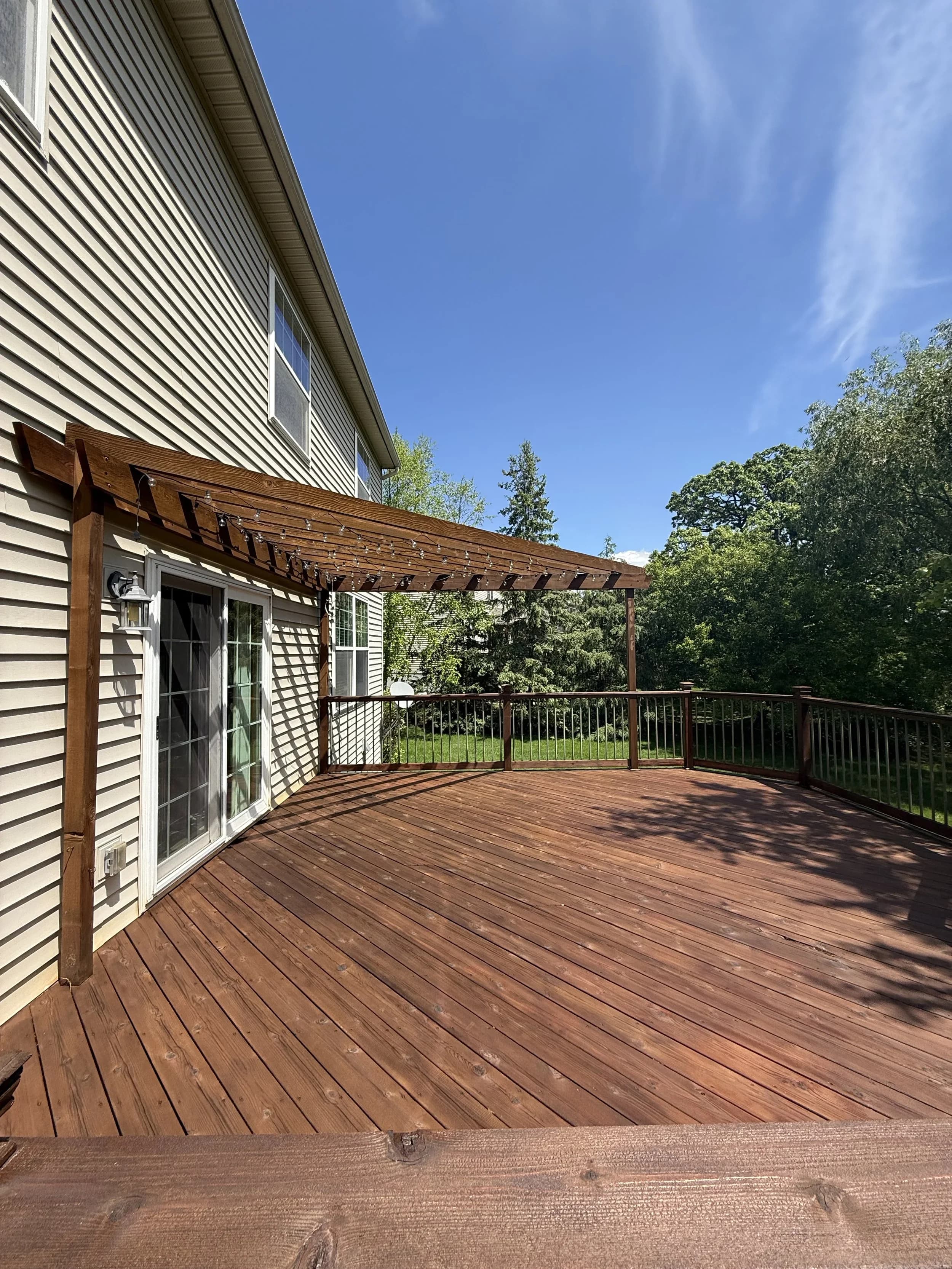 Deck refinishing in Victoria